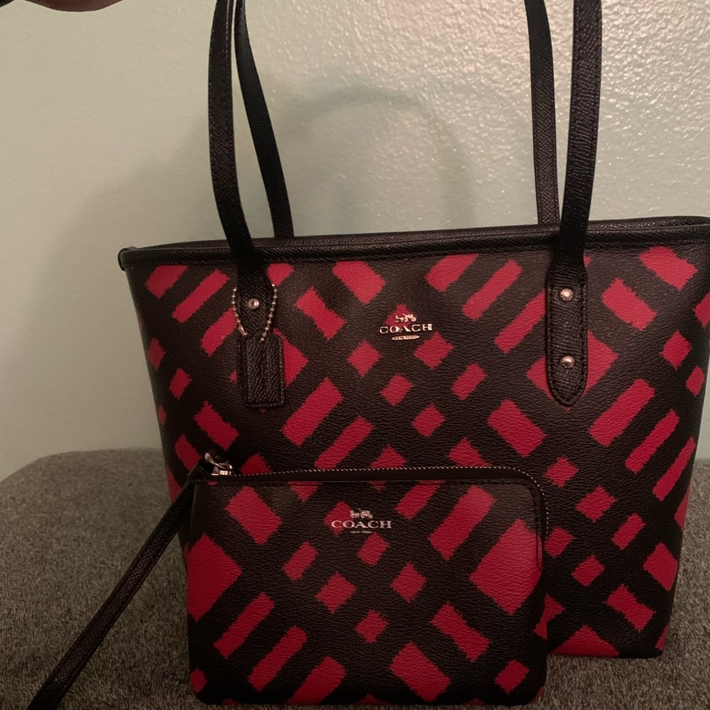 Coach bundle - Picture 2 of 2